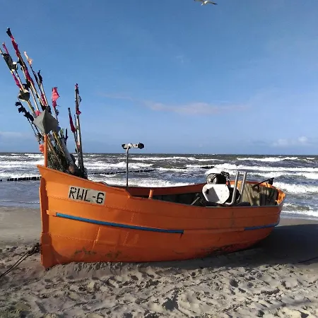 Ikar Z Ogrodkiem, Blisko Morza *