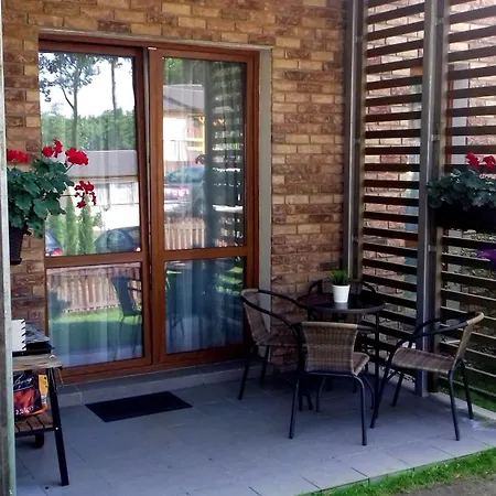 Διαμέρισμα Ikar Z Ogrodkiem, Blisko Morza Rewal