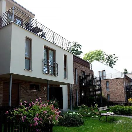 Ikar Z Ogródkiem, Blisko Morza Apartament Rewal