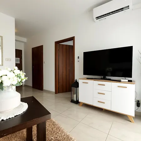 Ikar Z Ogrodkiem, Blisko Morza * Rewal