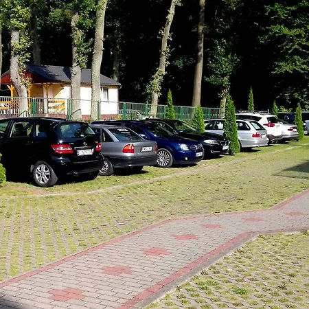 Ikar Z Ogrodkiem, Blisko Morza Rewal