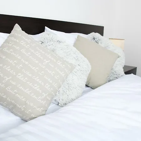 Ikar Z Ogrodkiem, Blisko Morza *