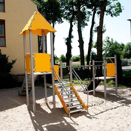 Ikar Z Ogródkiem, Blisko Morza Apartament