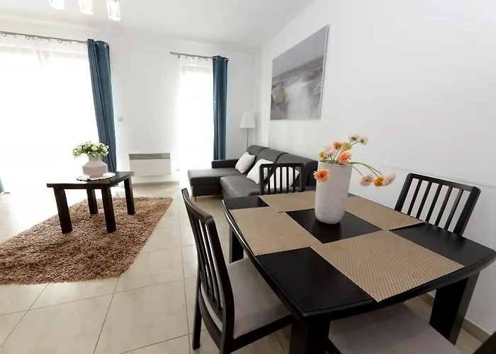 Ikar Z Ogrodkiem, Blisko Morza アパート *